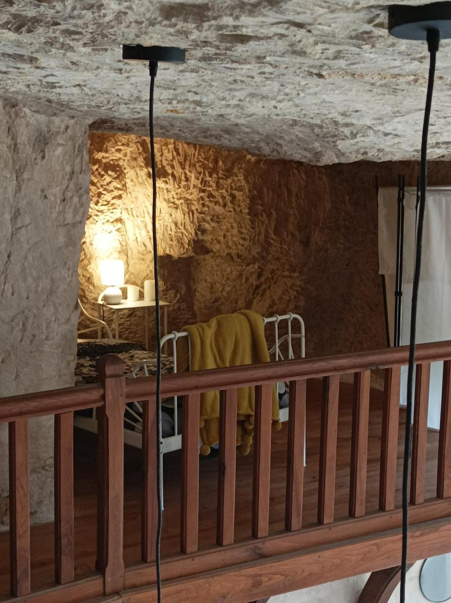 Gite Des Perreyeurs - Maison Troglodyte Avec Vue Sur Loire Montsoreau Bagian luar foto